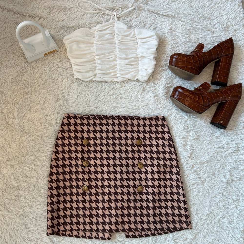 Plaid brown mini skirt with buttons size M